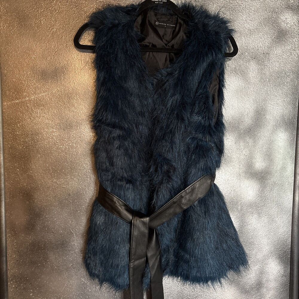 Fashion To Figure Teal Faux Fur Wrap Vest Soft Black Tie Belt Women’s Sz 1 (1X)